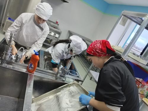В Дрожжановском техникуме отраслевых технологий выпустились первые кухонные рабочие