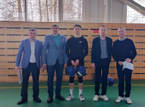 В Дрожжаном прошел муниципальный этап Чемпионата школьной волейбольной лиги среди команд юношей