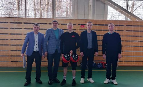 В Дрожжаном прошел муниципальный этап Чемпионата школьной волейбольной лиги среди команд юношей
