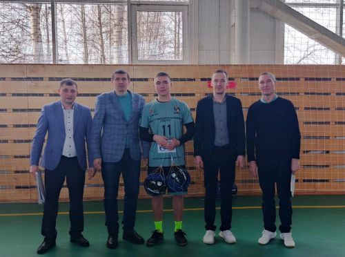 В Дрожжаном прошел муниципальный этап Чемпионата школьной волейбольной лиги среди команд юношей