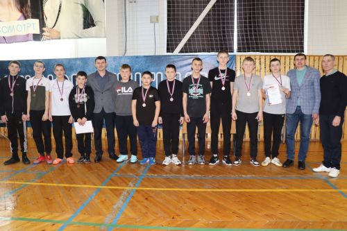 В Дрожжаном прошел муниципальный этап Чемпионата школьной волейбольной лиги среди команд юношей