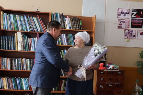 Мунчәли авылында яшәүче Тәскирә Идиятуллинаны юбилее белән котладылар
