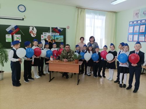 В Стародрожжановской СОШ №1 была организована встреча с участником СВО