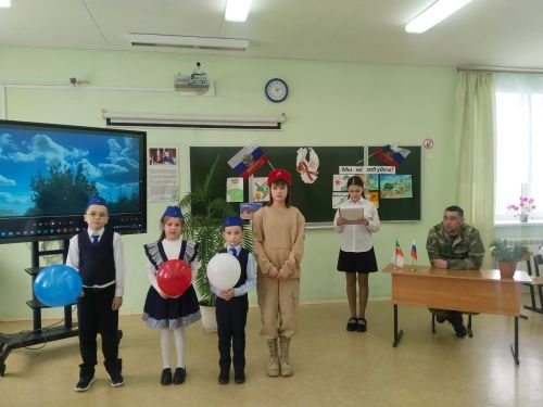 В Стародрожжановской СОШ №1 была организована встреча с участником СВО