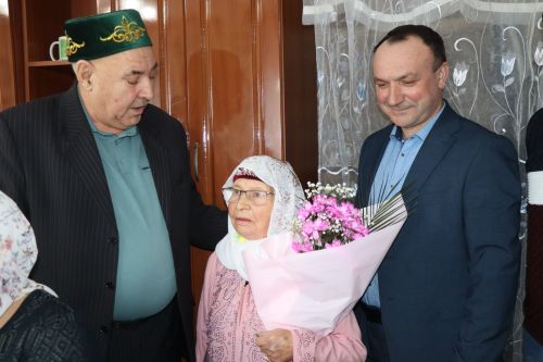 Жительница Дрожжановского района Назиря Шарафутдинова дважды совершила хадж
