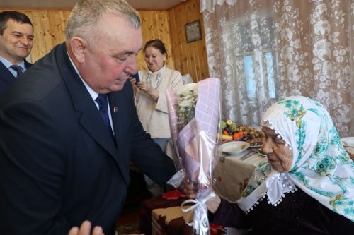 В первый день весны жительницу села Новые Какерли Дрожжановского района РТ Минибану Махмутову поздравили с юбилеем