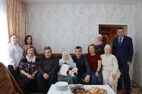 Жительница Дрожжановского района РТ Кадрия Алиакберова отметила 90-летний юбилей