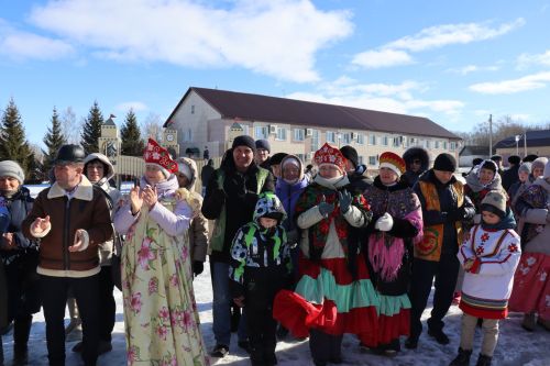 Широкая Масленица в Дрожжановском районе: блины, хороводы и проводы зимы