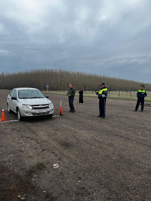 В Дрожжановском техникуме прошел конкурс по автомногоборью среди студентов
