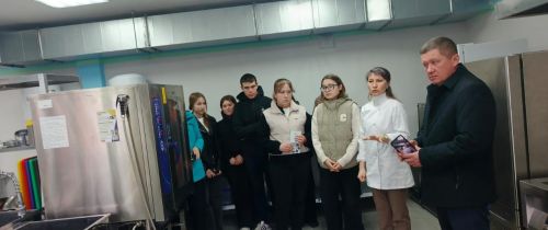 В Дрожжановском техникуме отраслевых технологий прошел фестиваль профессий и ярмарка вакансий