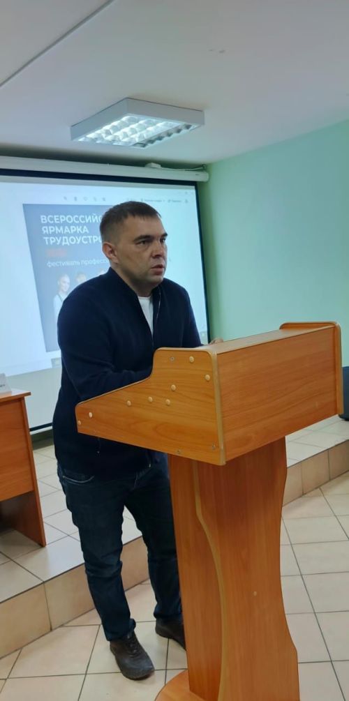 В Дрожжановском техникуме отраслевых технологий прошел фестиваль профессий и ярмарка вакансий