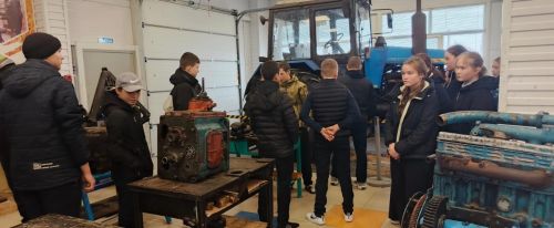 В Дрожжановском техникуме отраслевых технологий прошел фестиваль профессий и ярмарка вакансий
