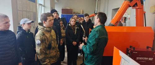 В Дрожжановском техникуме отраслевых технологий прошел фестиваль профессий и ярмарка вакансий