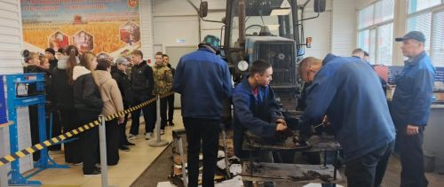 В Дрожжановском техникуме отраслевых технологий прошел фестиваль профессий и ярмарка вакансий