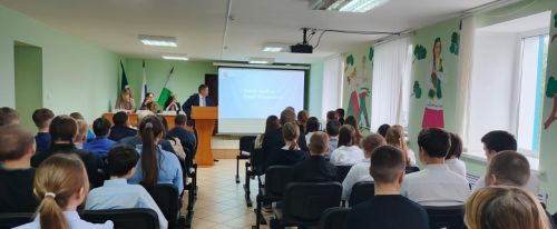 В Дрожжановском техникуме отраслевых технологий прошел фестиваль профессий и ярмарка вакансий