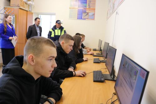 В Дрожжановском техникуме прошел конкурс по автомногоборью среди студентов