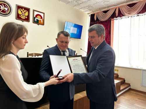 Ко Дню местного самоуправления в Дрожжановском районе РТ вручили награды