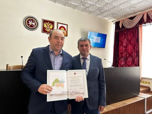 Ко Дню местного самоуправления в Дрожжановском районе РТ вручили награды