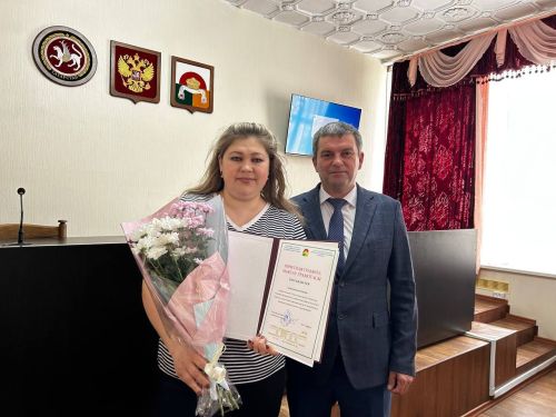 Ко Дню местного самоуправления в Дрожжановском районе РТ вручили награды