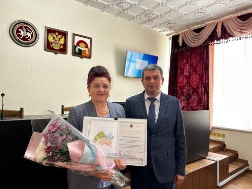 Ко Дню местного самоуправления в Дрожжановском районе РТ вручили награды