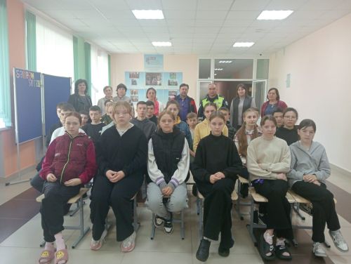 Автоинспекторы Дрожжановского района проводят уроки безопасности для школьников