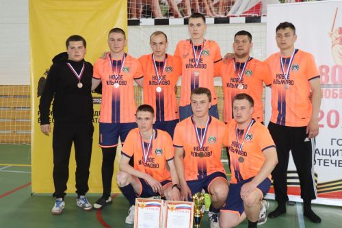 В Дрожжановском районе РТ в память Марата Салахова прошел турнир по мини-футболу
