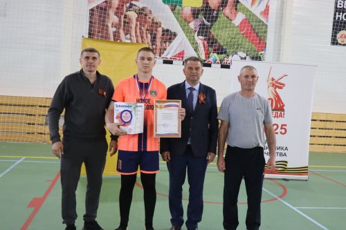 В Дрожжановском районе РТ в память Марата Салахова прошел турнир по мини-футболу
