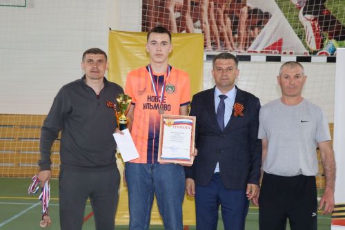 В Дрожжановском районе РТ в память Марата Салахова прошел турнир по мини-футболу