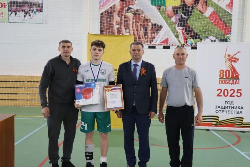 В Дрожжановском районе РТ в память Марата Салахова прошел турнир по мини-футболу