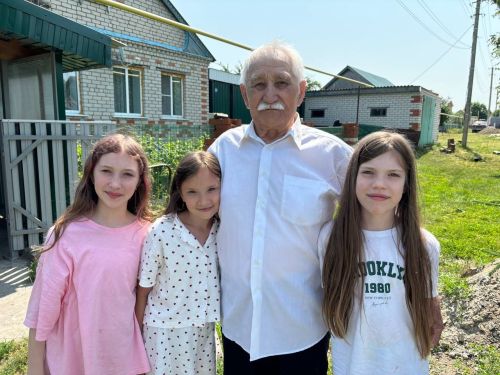 Чуваш Чүпрәлесе авылында яшәүче 12 бала әтисе Николай Храмов Америкада булган