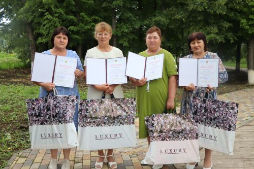 Чүпрәледә почта хезмәткәрләрен бүләкләделәр