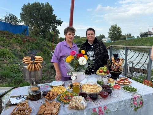 «В гостях у самовара»: пенсионеры Дрожжановского района устроили душевные посиделки