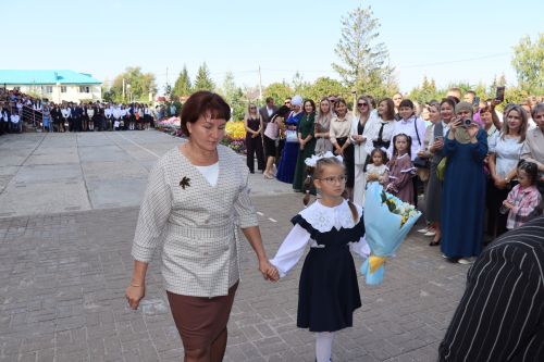 В Стародрожжановской школе №1 прозвенел первый звонок