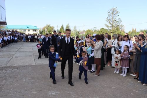 В Стародрожжановской школе №1 прозвенел первый звонок