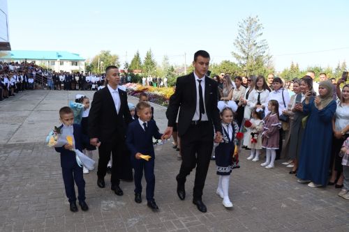 В Стародрожжановской школе №1 прозвенел первый звонок