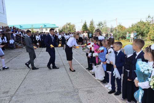 В Стародрожжановской школе №1 прозвенел первый звонок