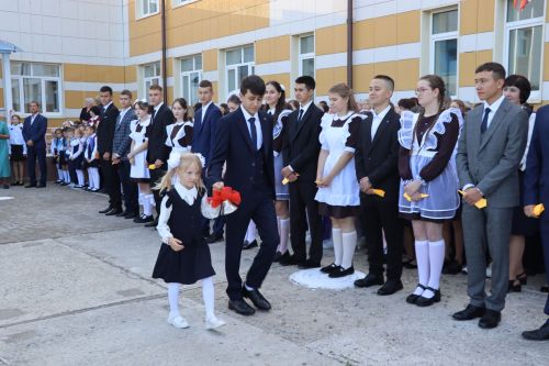 В Стародрожжановской школе №1 прозвенел первый звонок