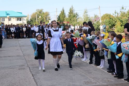 В Стародрожжановской школе №1 прозвенел первый звонок