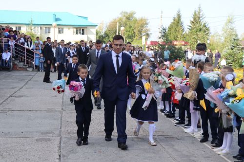 В Стародрожжановской школе №1 прозвенел первый звонок
