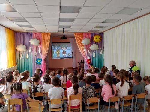 С воспитанниками детсада “Солнышко” Дрожжановского района РТ провели беседу о правилах безопасности дорожного движения