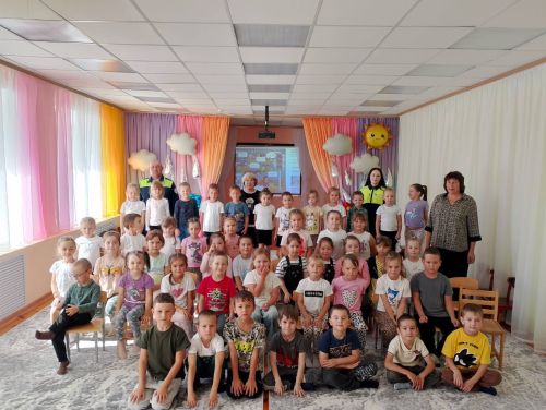 С воспитанниками детсада “Солнышко” Дрожжановского района РТ провели беседу о правилах безопасности дорожного движения