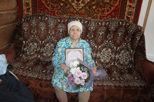 Чуваш Шәйморзасы авылында яшәүче Юлия Никифорова 90 яшьлек олы юбилеен билгеләп үтте