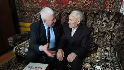 Житель села Новое Ильмово Дрожжановского района Виталий Казаков отмечает 90-летний юбилей