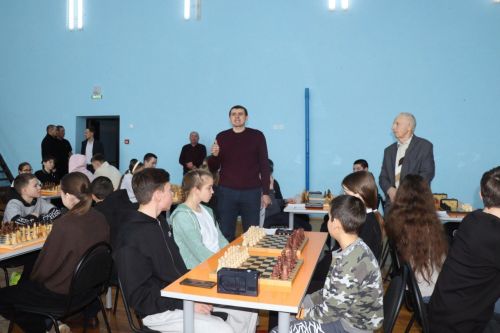 В Дрожжановском районе среди учащихся прошёл  турнир по шахматам «На призы Деда Мороза»