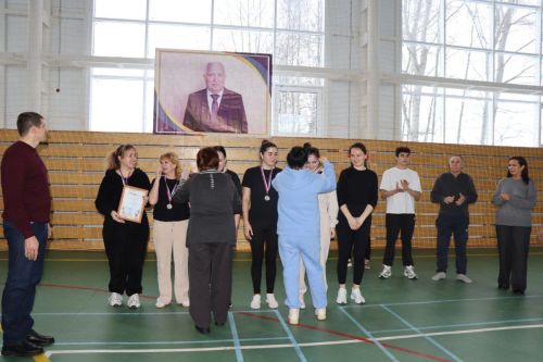 Турнир по волейболу среди пенсионеров памяти Дамира Алимова прошел в Дрожжановском районе