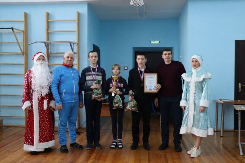 В Дрожжановском районе среди учащихся прошёл  турнир по шахматам «На призы Деда Мороза»