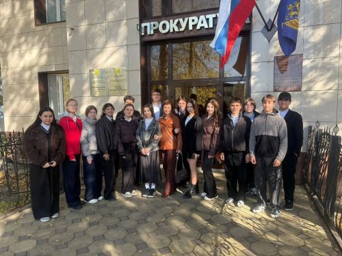 Десятиклассники посетили прокуратуру Дрожжановского района и кабинет-музей Сайфихана Нафиева