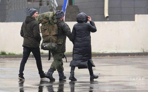 Татарстан предлагает контрактникам 2,9 млн рублей и оплату дороги