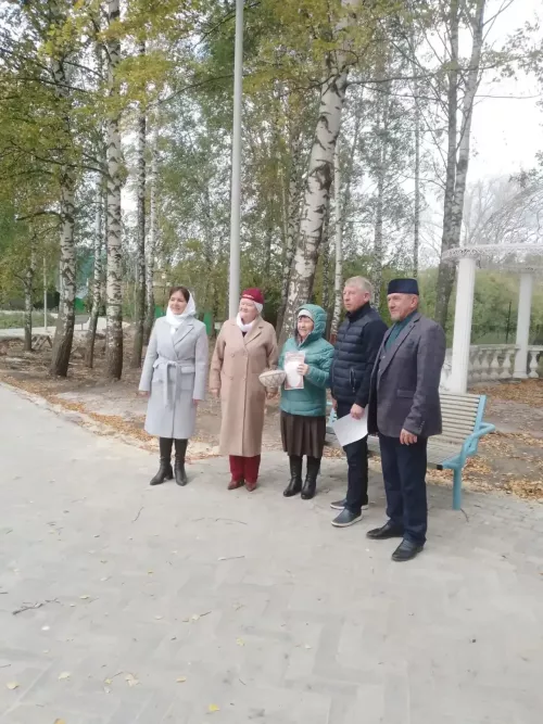 Праздник для старшего поколения прошёл в парке «Выпускников» Дрожжановского района