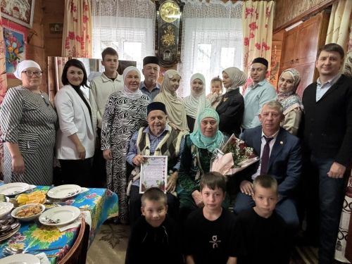 В Дрожжановском районе чествовали супружеских пар, проживших вместе 60 и 65 лет